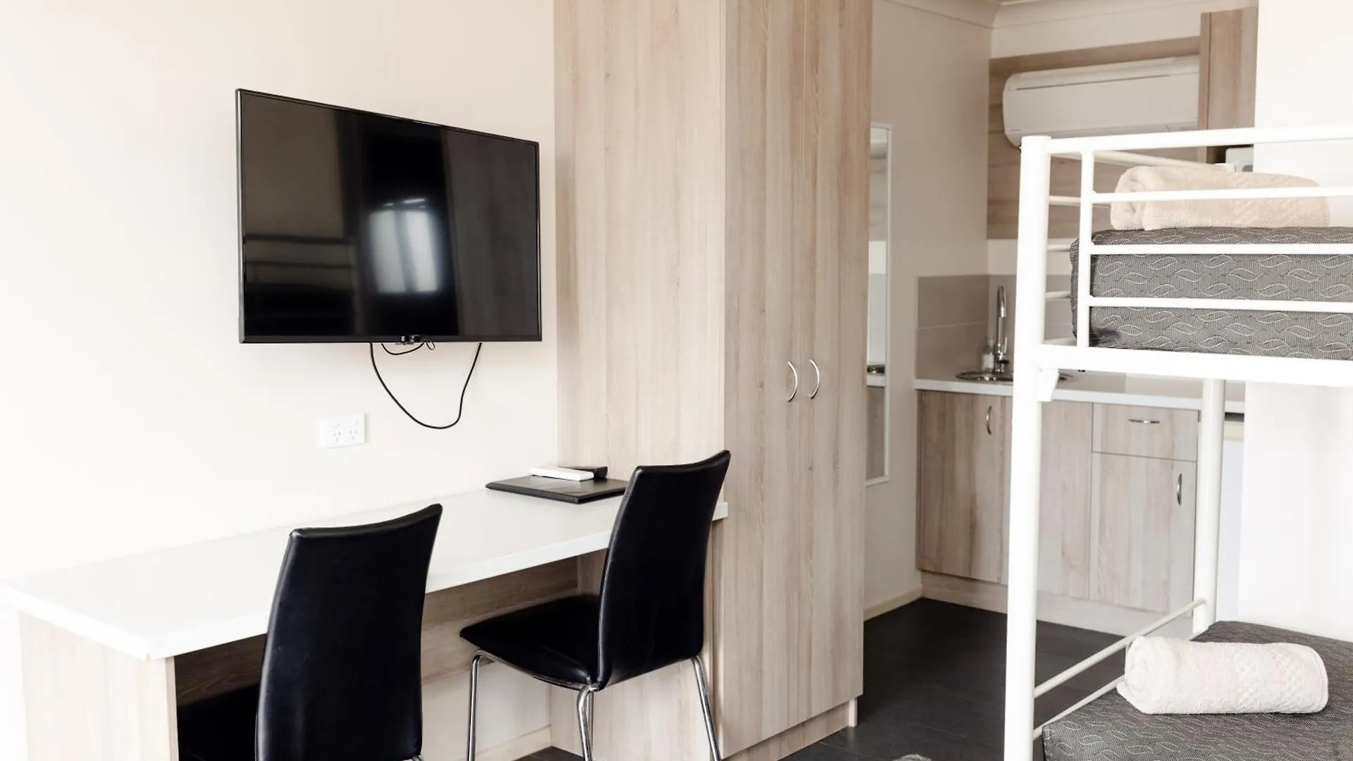 Starline Motor Inn Miles Avustralya